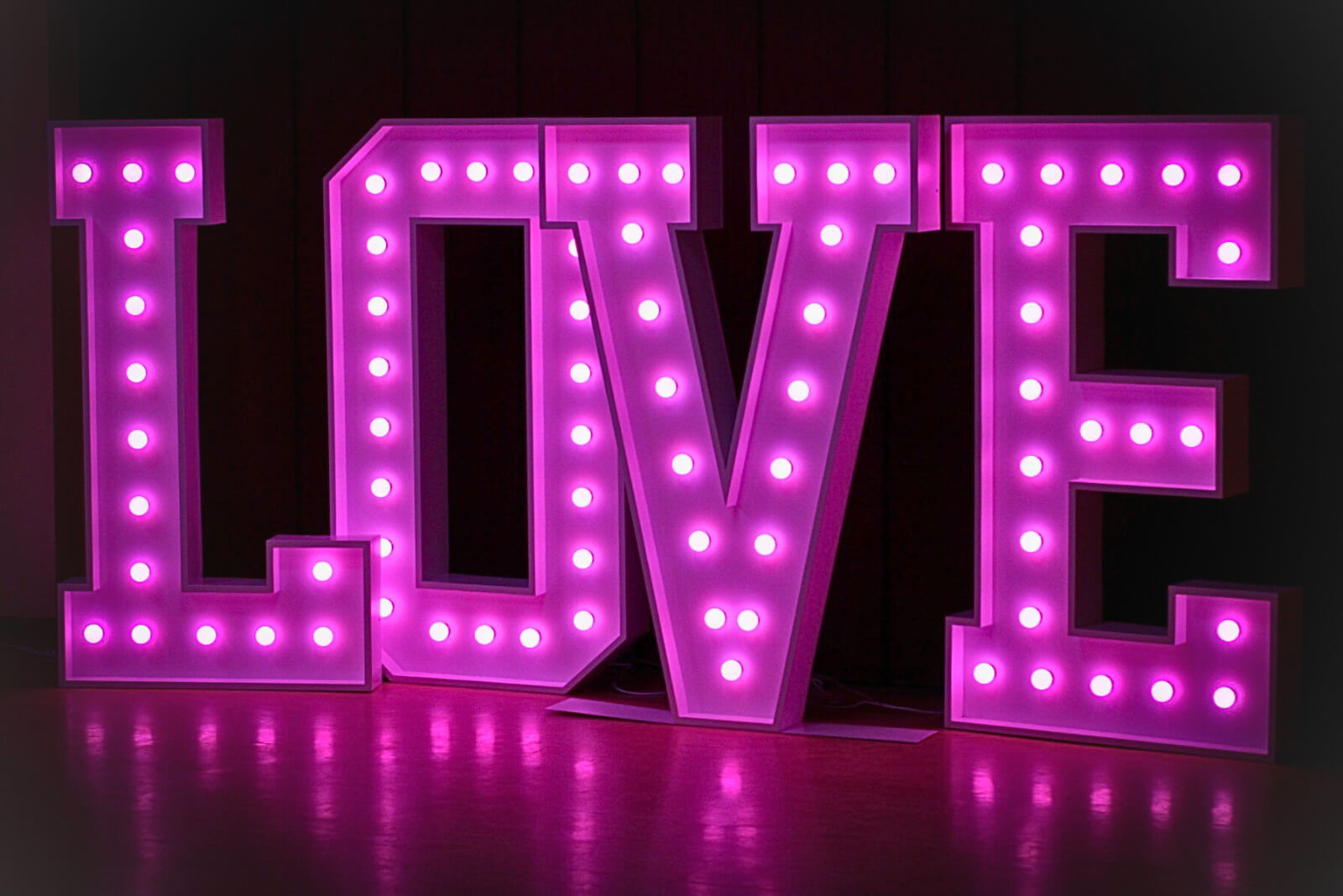 XXXL-Buchstaben-Love-pink